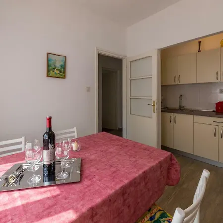 Mia * Crikvenica